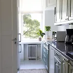 2ndhomes Center 2br By The Finnish National Theatre With Balcony And Park View *