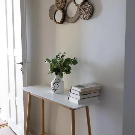 2ndhomes Center 2br By The Finnish National Theatre With Balcony And Park View Apartman *