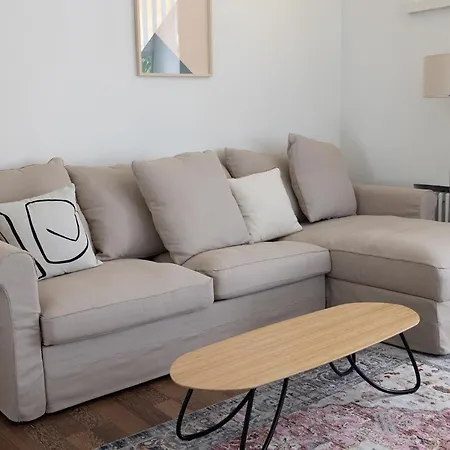 2ndhomes Center 2br By The Finnish National Theatre With Balcony And Park View *