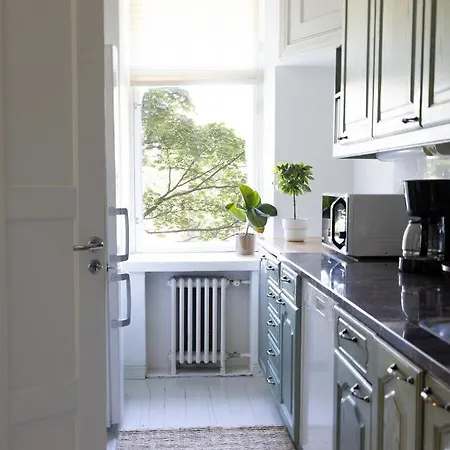 2ndhomes Center 2br By The Finnish National Theatre With Balcony And Park View *