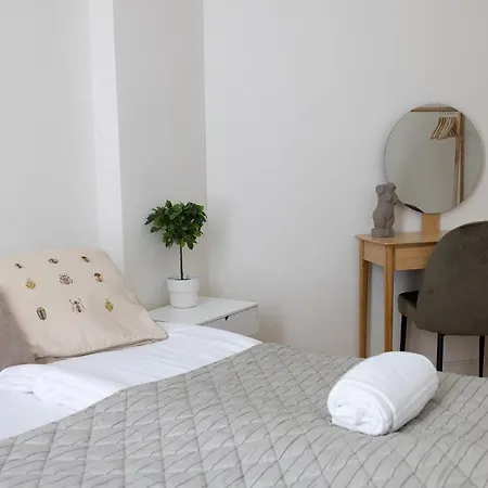 2ndhomes Center 2br By The Finnish National Theatre With Balcony And Park View 公寓