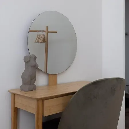 2ndhomes Center 2br By The Finnish National Theatre With Balcony And Park View 公寓